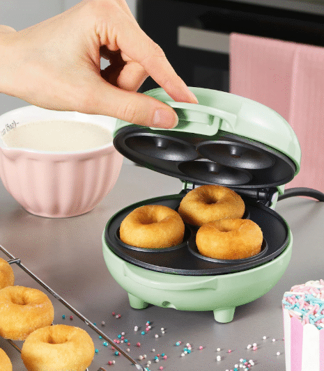 Is a Cake Maker Safe for Kids? Top Kid-Friendly Picks for 2025